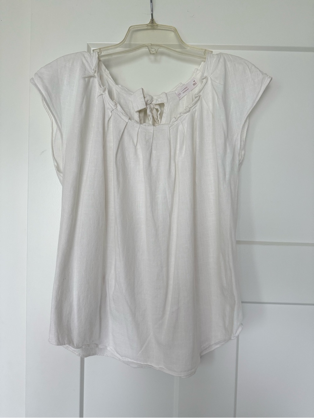 LC Lauren Conrad White Tie-Neck Cap-Sleeve Blouse
